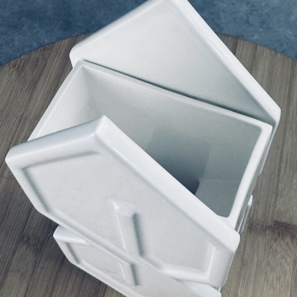 β’NEWβ’ STUSSY Mysterious S White Ceramic Cookie Jar Stash Decor with lid